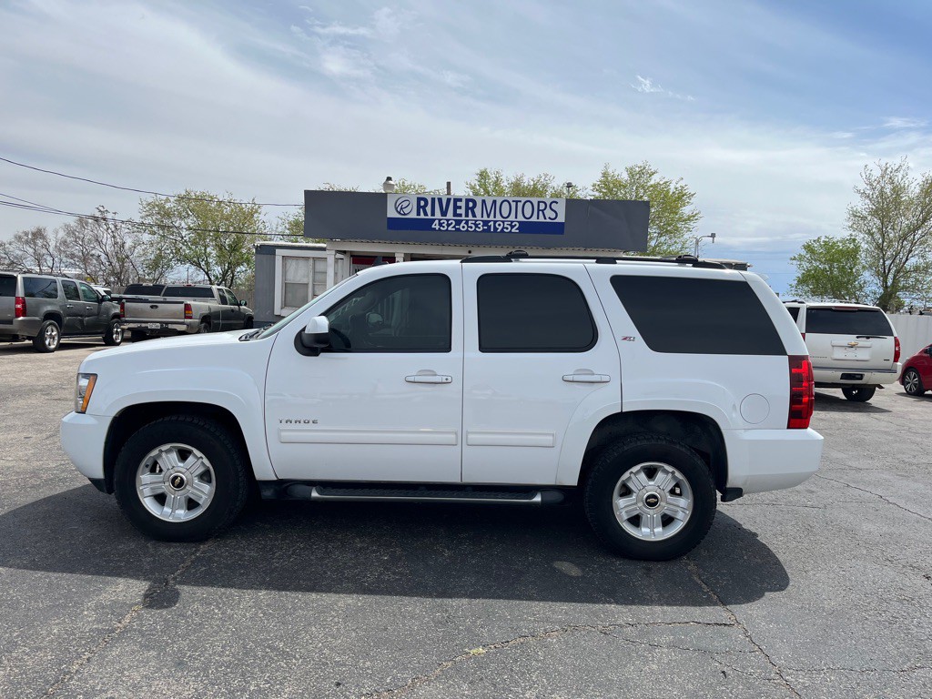 2011 Chevrolet Tahoe Image 1