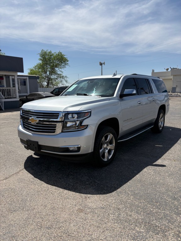 2017 Chevrolet Suburban Image 2
