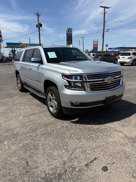 2017 Chevrolet Suburban Image 4