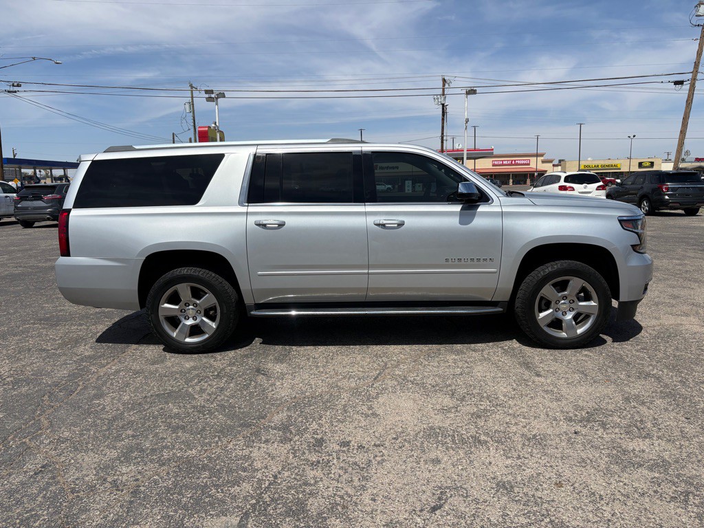 2017 Chevrolet Suburban Image 5