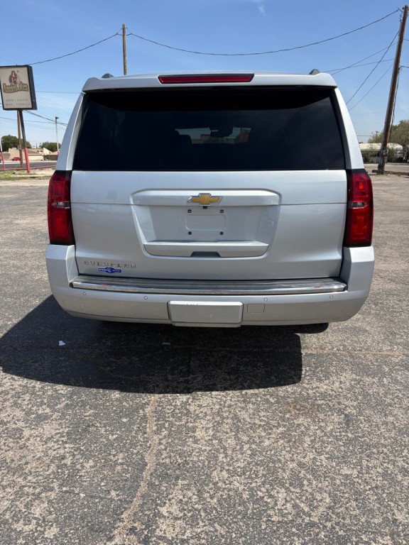 2017 Chevrolet Suburban Image 6