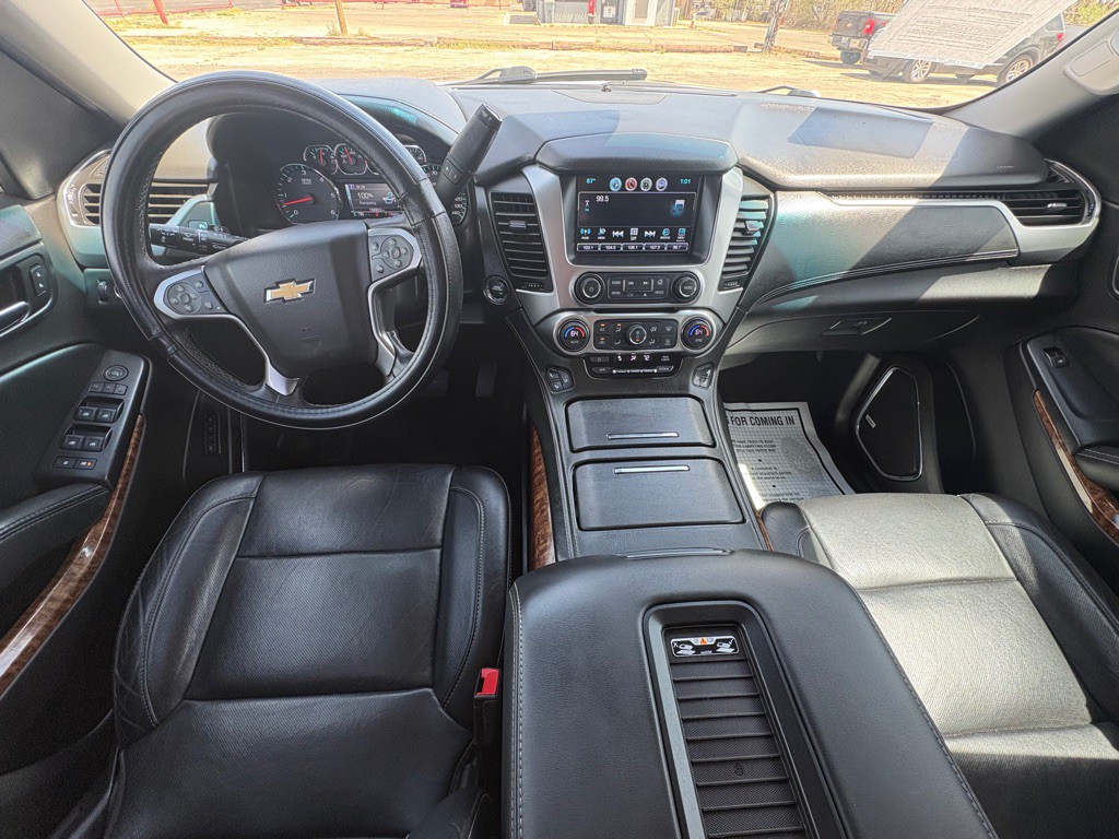 2017 Chevrolet Suburban Image 8
