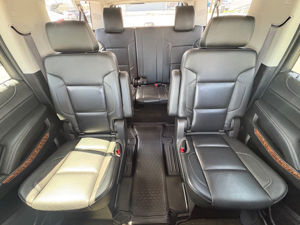 2017 Chevrolet Suburban Image 9