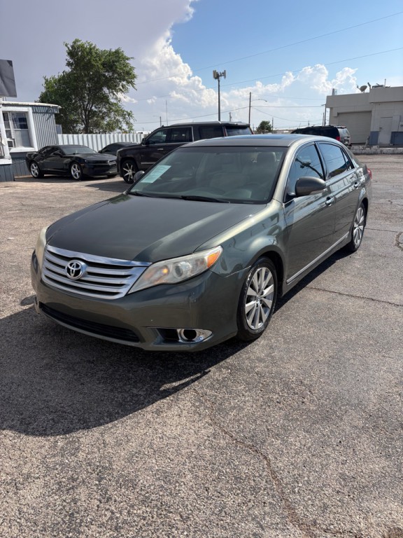 2011 Toyota Avalon Image 2