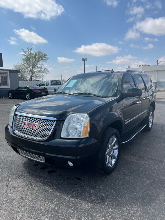 2010 GMC Yukon Image 2