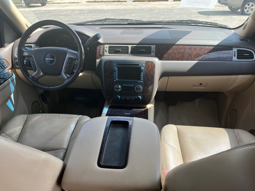 2010 GMC Yukon Image 8