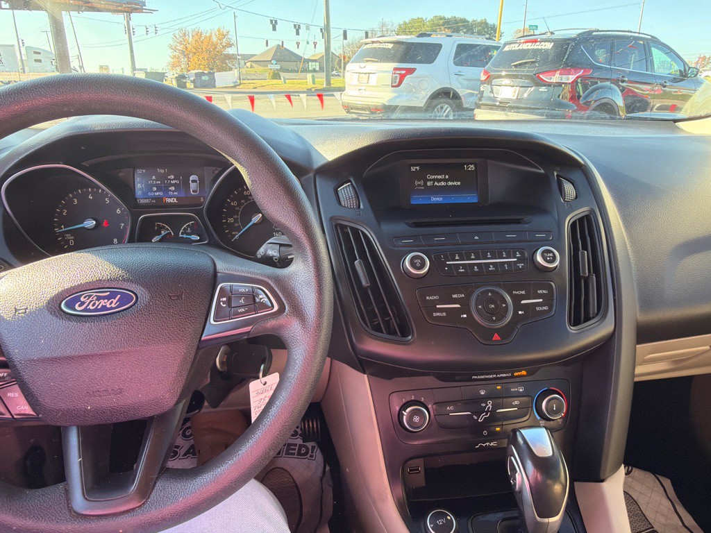 2015 Ford Focus Image 12