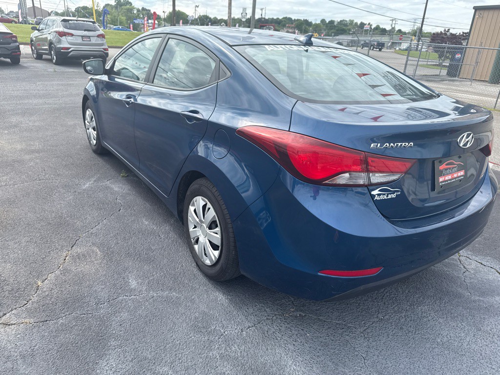 2016 Hyundai Elantra Image 4