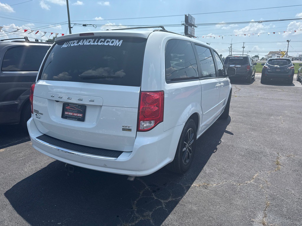 2017 Dodge Grand Caravan Image 3