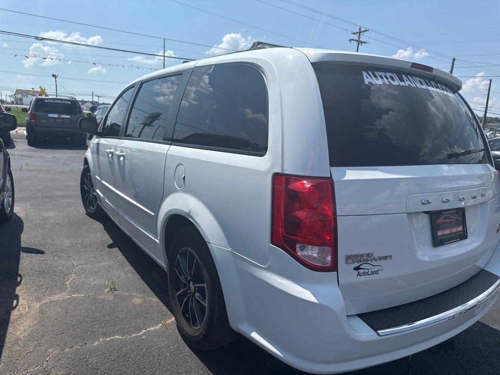 2017 Dodge Grand Caravan Image 4