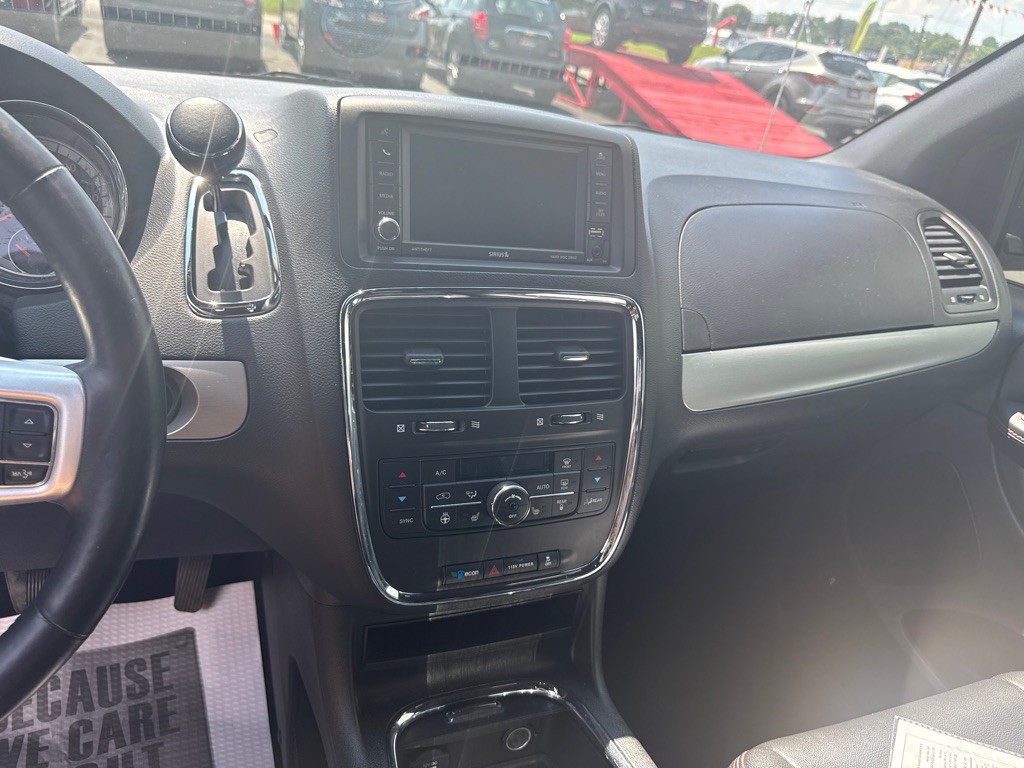 2017 Dodge Grand Caravan Image 9