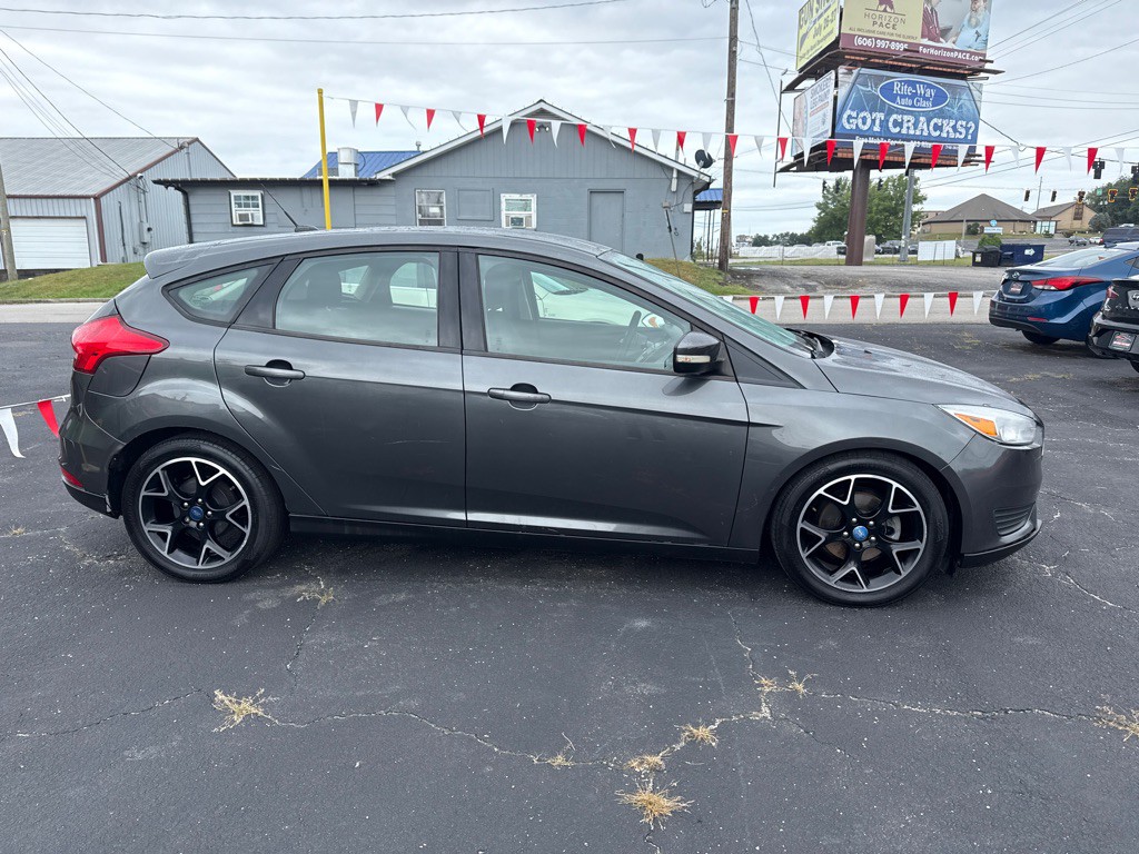 2017 Ford Focus Image 7