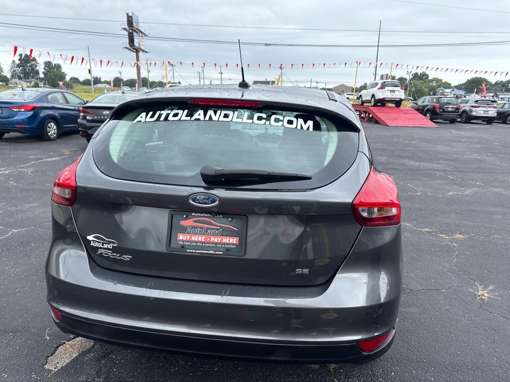 2017 Ford Focus Image 8