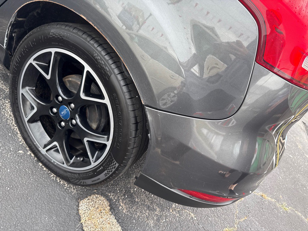 2017 Ford Focus Image 9