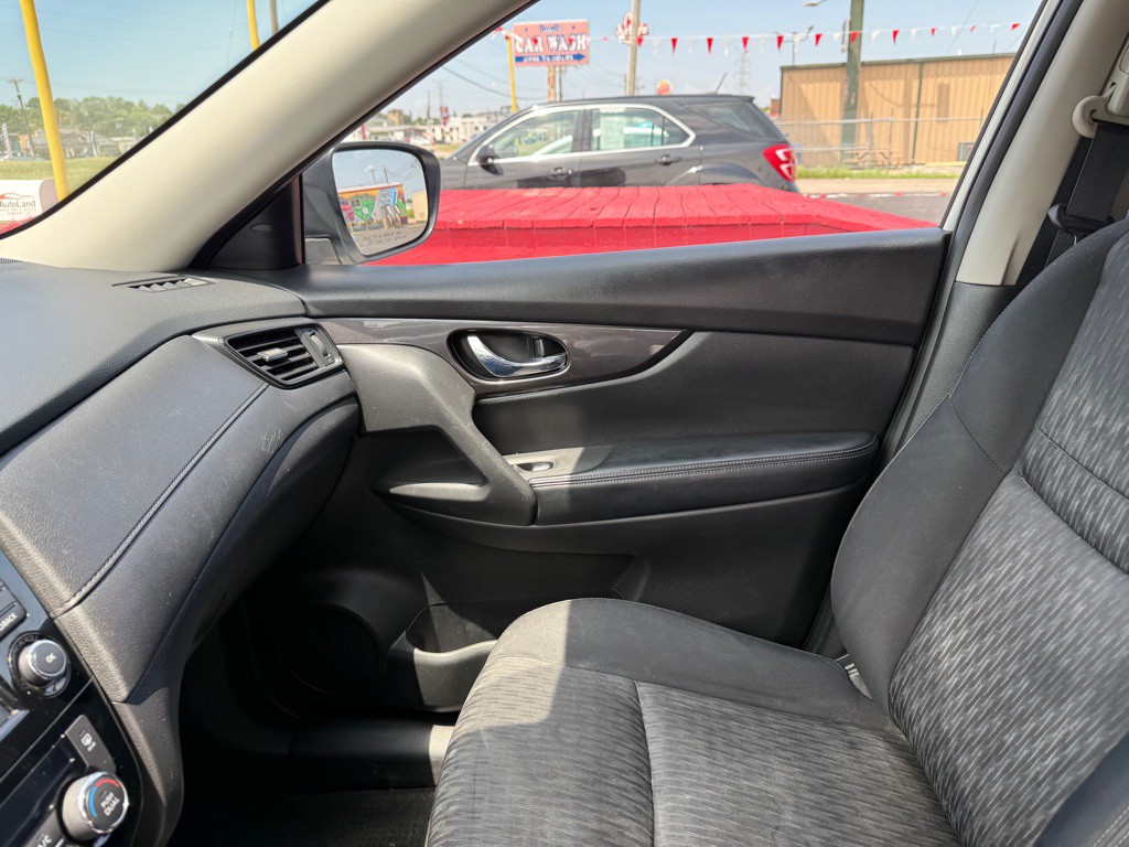 2019 Nissan Rogue Image 10