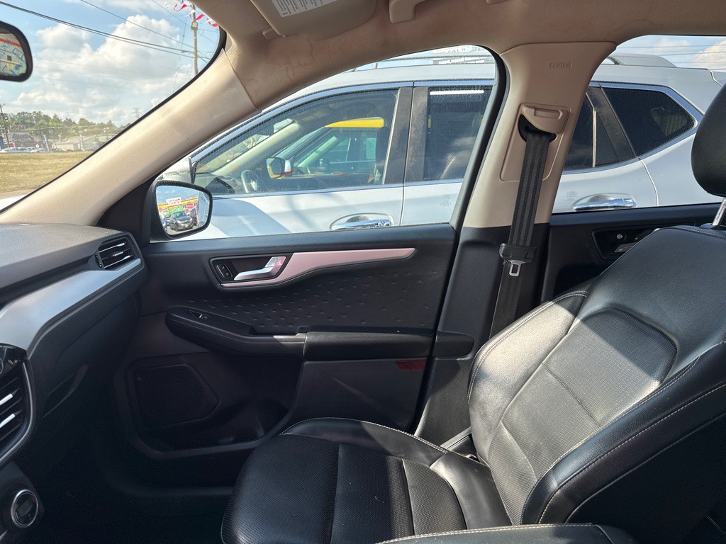 2020 Ford Escape Image 9