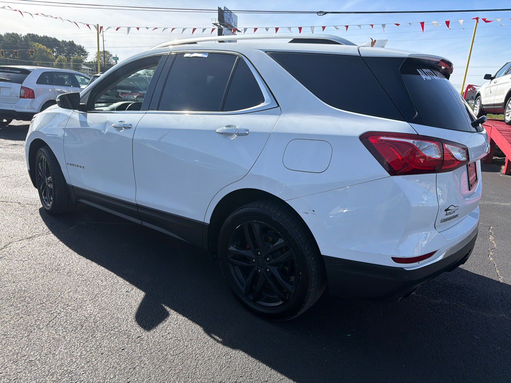 2018 Chevrolet Equinox Image 2