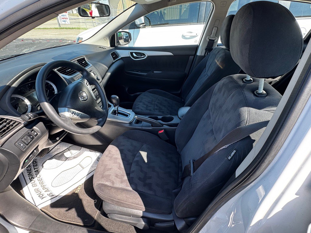 2013 Nissan Sentra Image 9