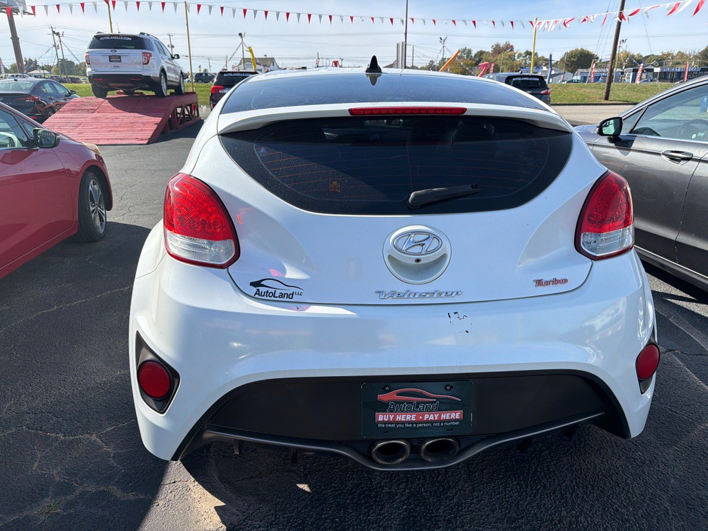 2016 Hyundai Veloster Image 5