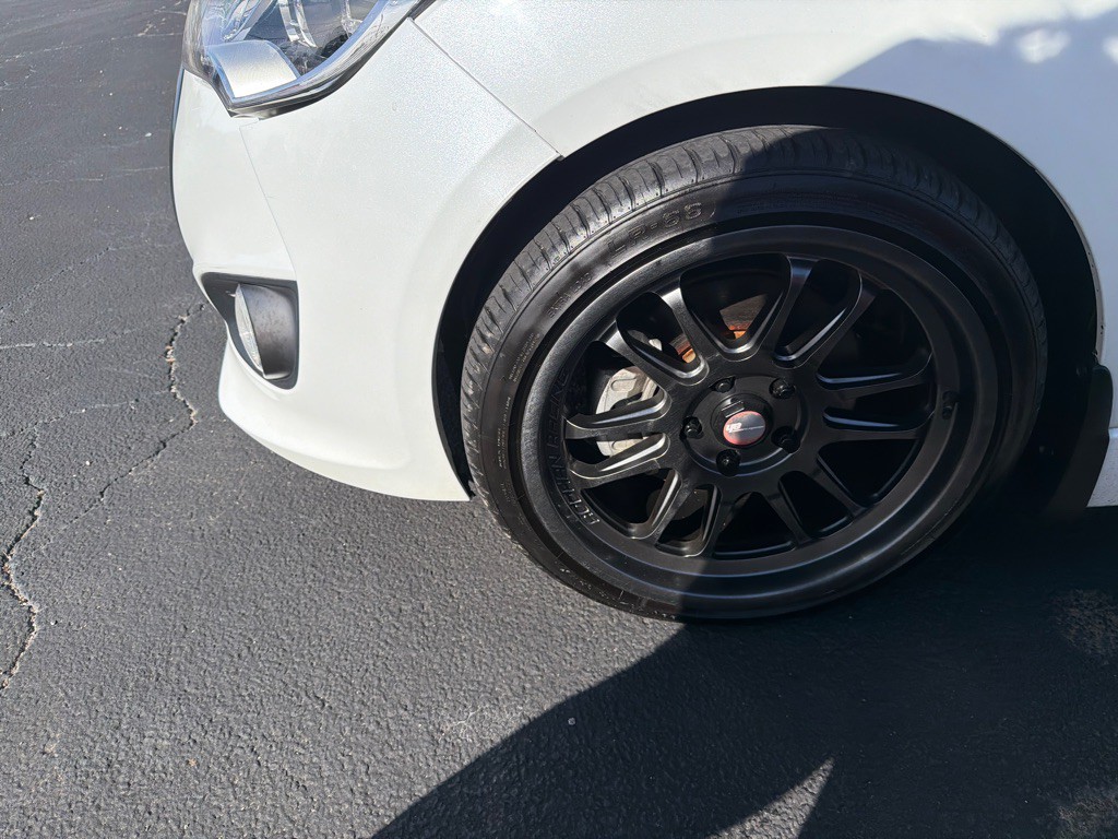 2016 Hyundai Veloster Image 7