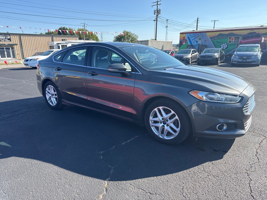 2016 Ford Fusion Image 2