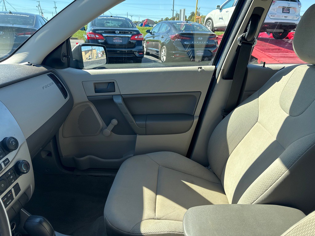 2008 Ford Focus Image 9