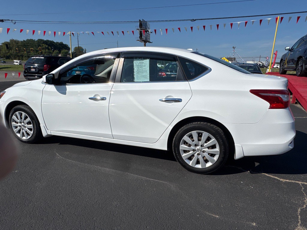 2016 Nissan Sentra Image 2