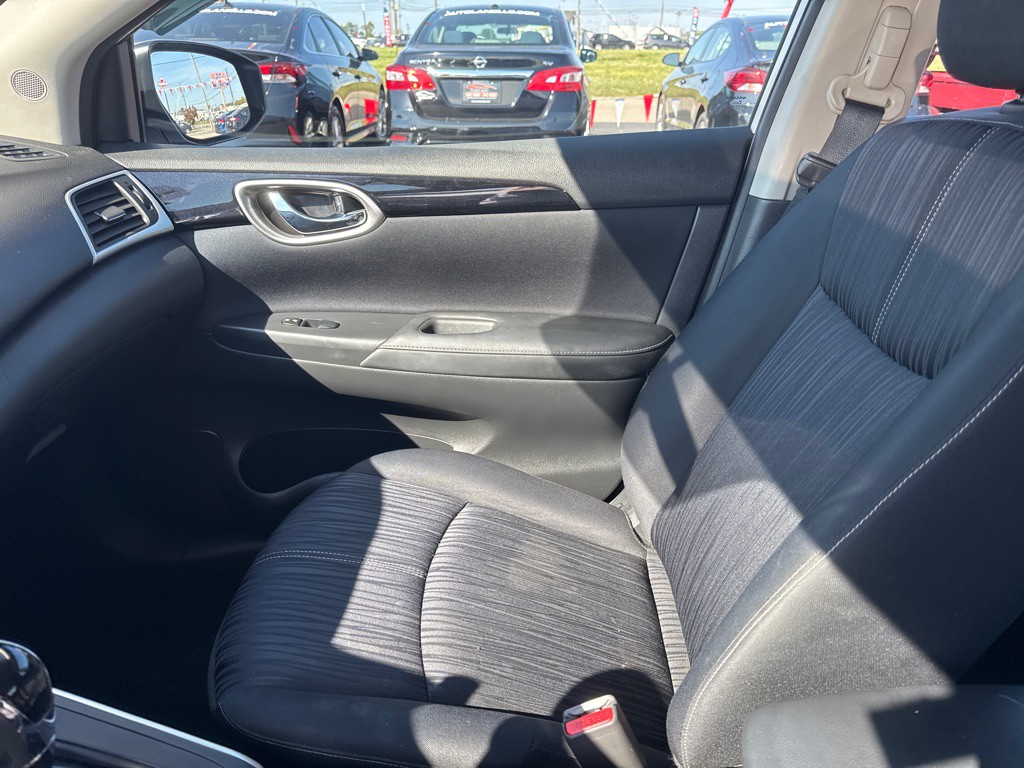 2016 Nissan Sentra Image 9