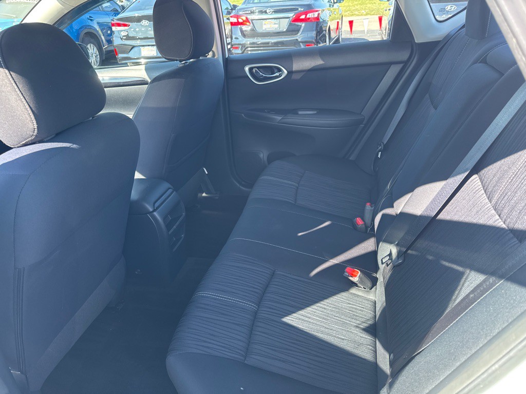2016 Nissan Sentra Image 12