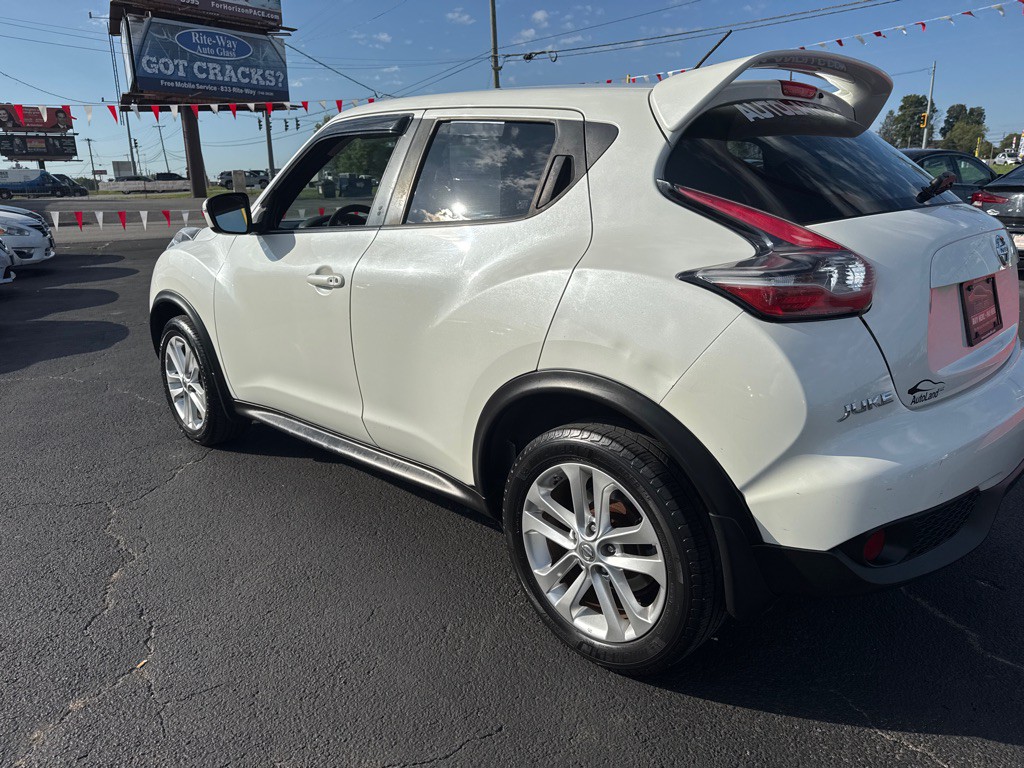 2015 Nissan Juke Image 2