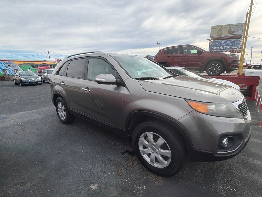2013 Kia Sorento Image 2