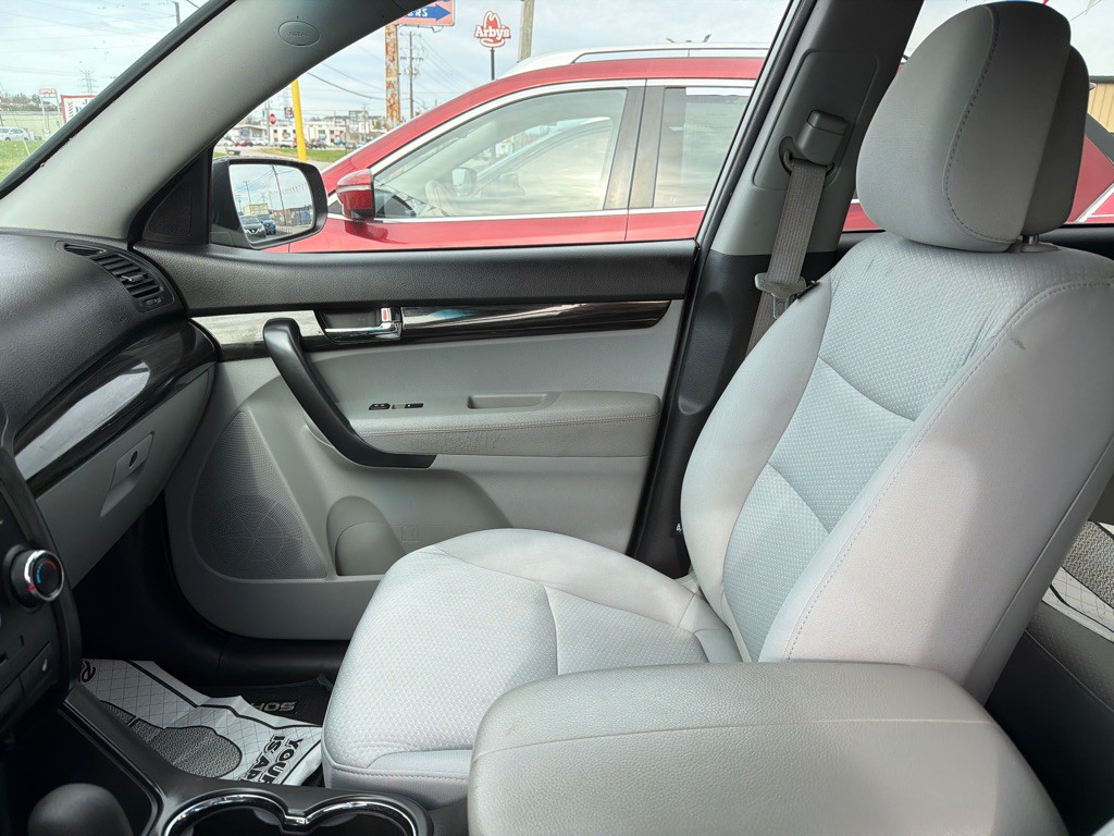 2013 Kia Sorento Image 9