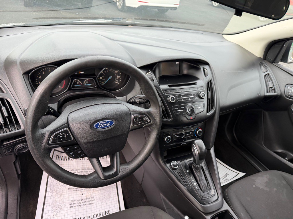 2017 Ford Focus Image 10