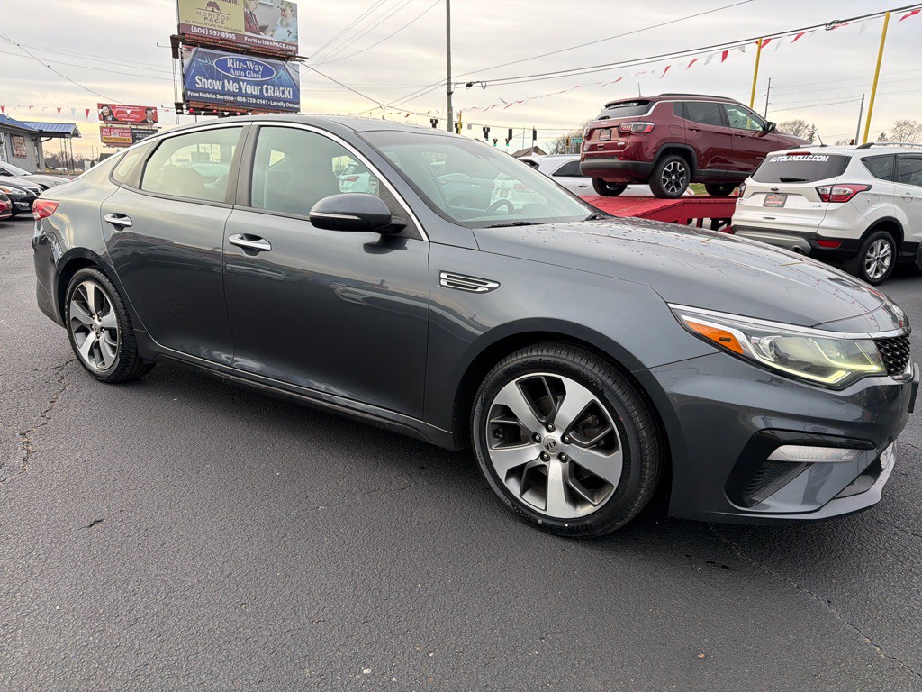 2019 Kia Optima Image 2