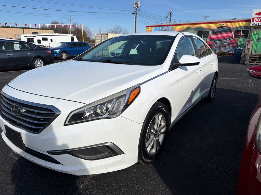 2017 Hyundai Sonata Image 1