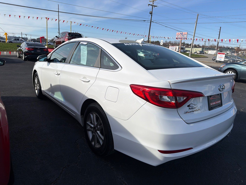 2017 Hyundai Sonata Image 4