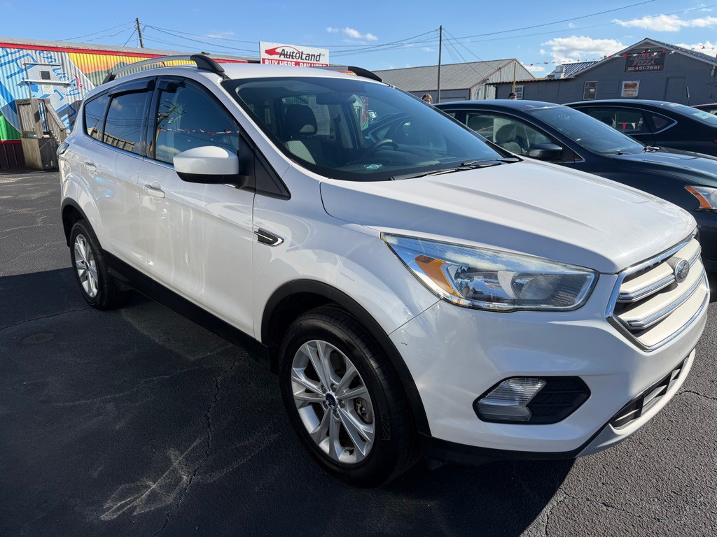 2017 Ford Escape Image 2