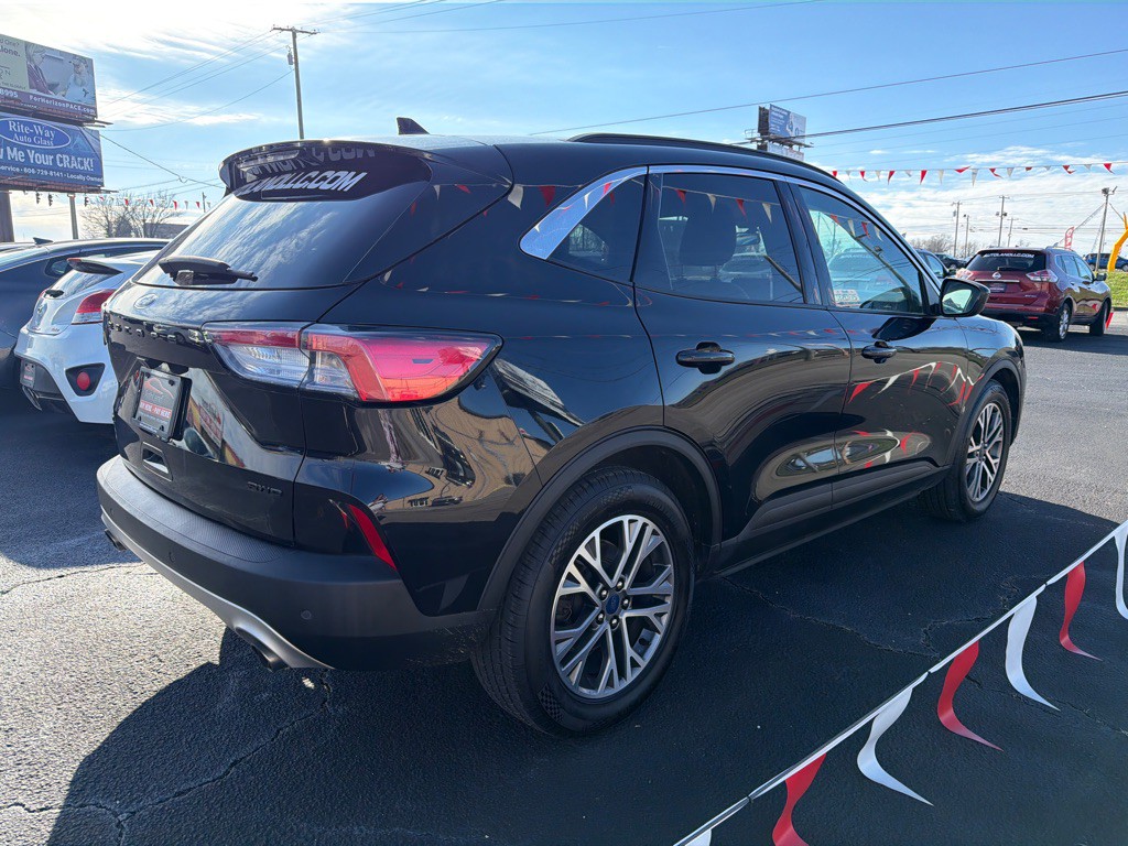 2020 Ford Escape Image 3