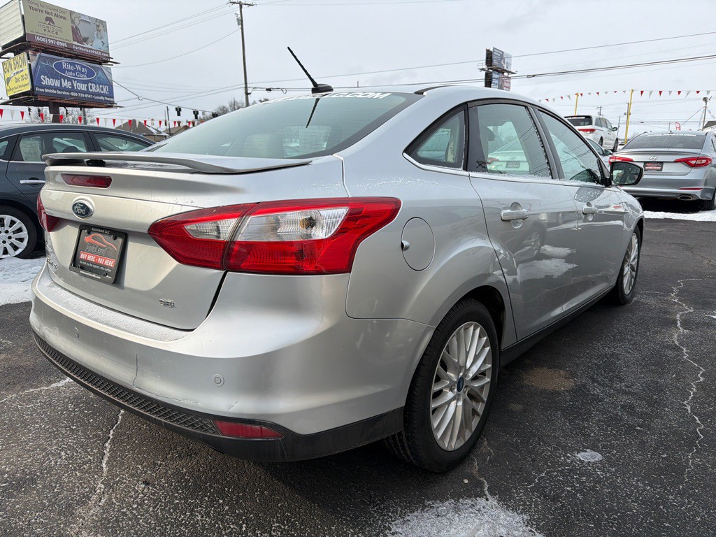 2012 Ford Focus Image 3