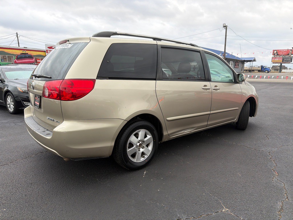 2008 Toyota Sienna Image 4