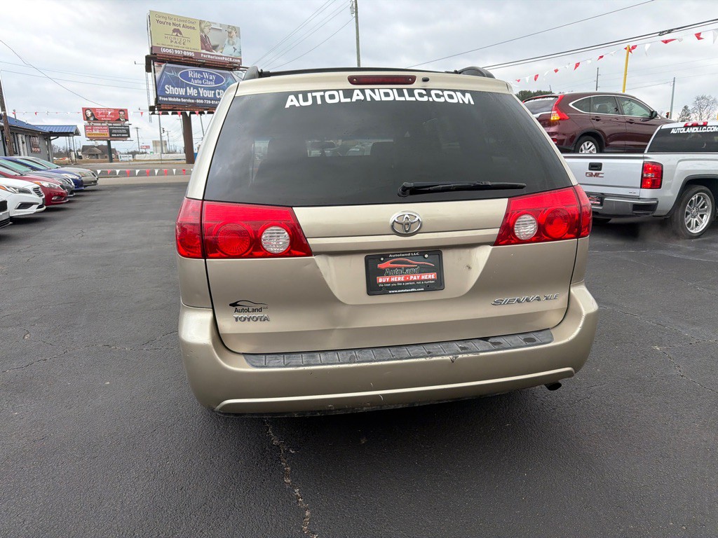 2008 Toyota Sienna Image 6