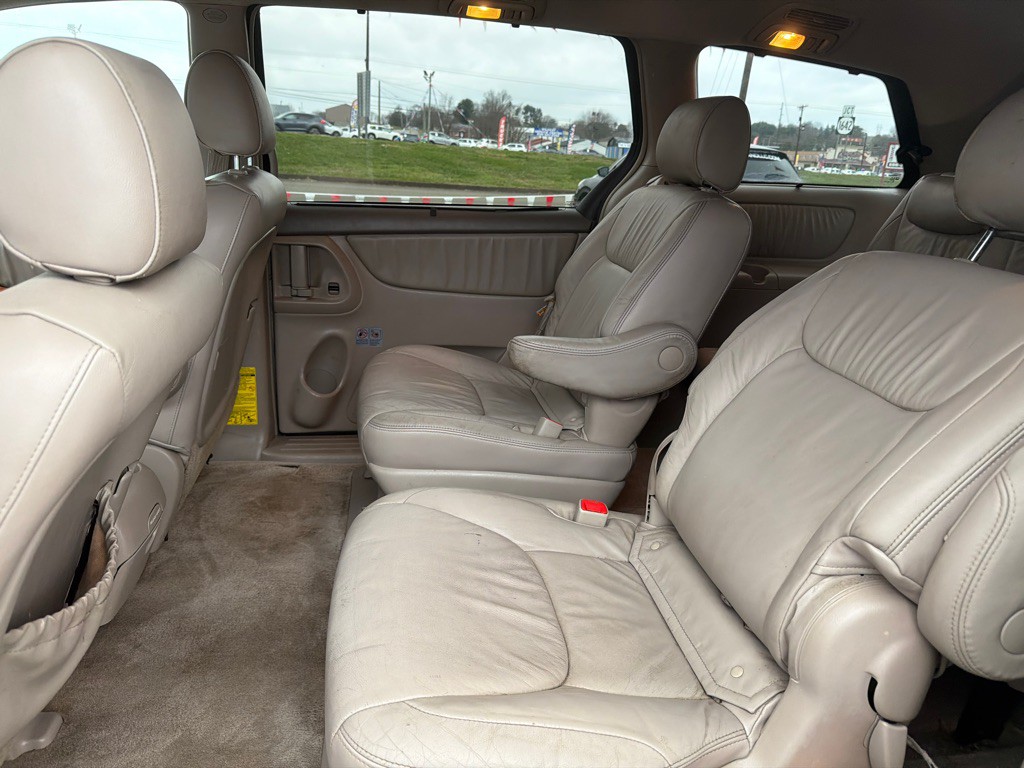 2008 Toyota Sienna Image 11