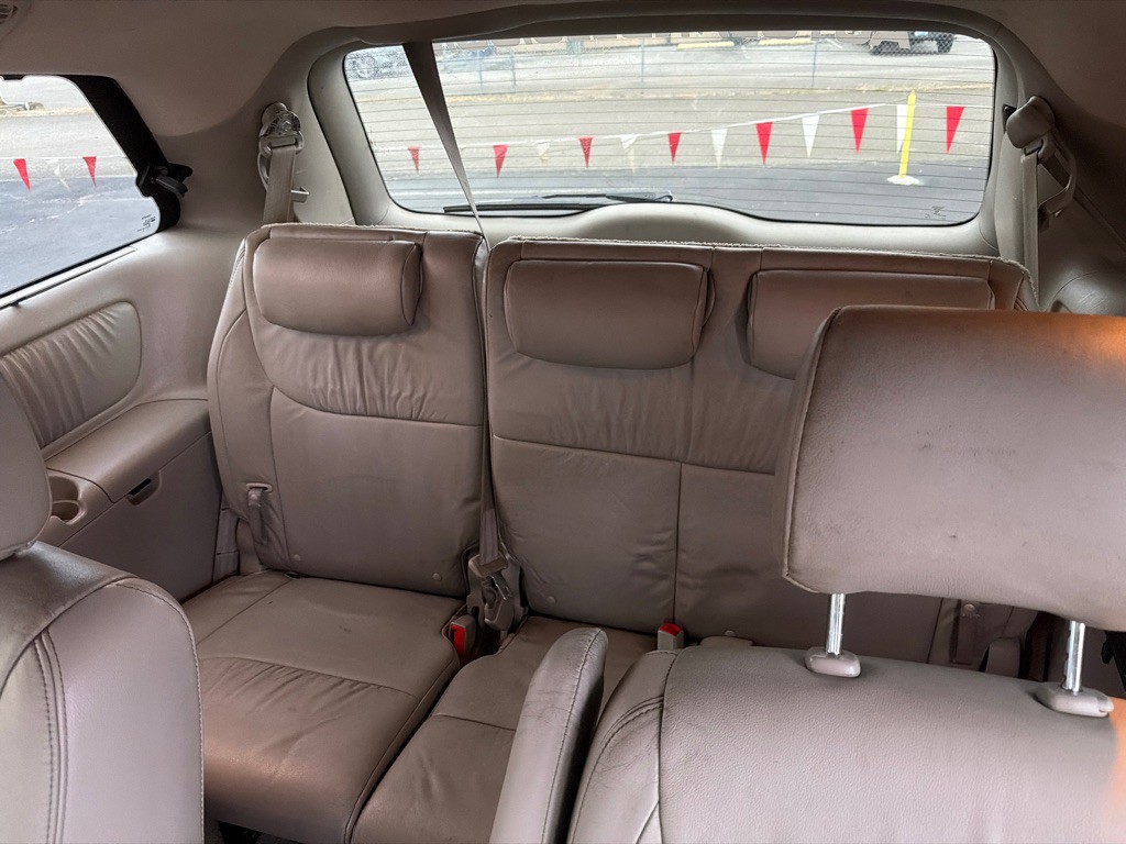 2008 Toyota Sienna Image 12