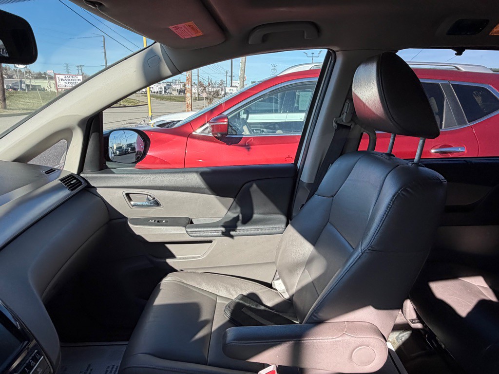 2015 Honda Odyssey Image 8