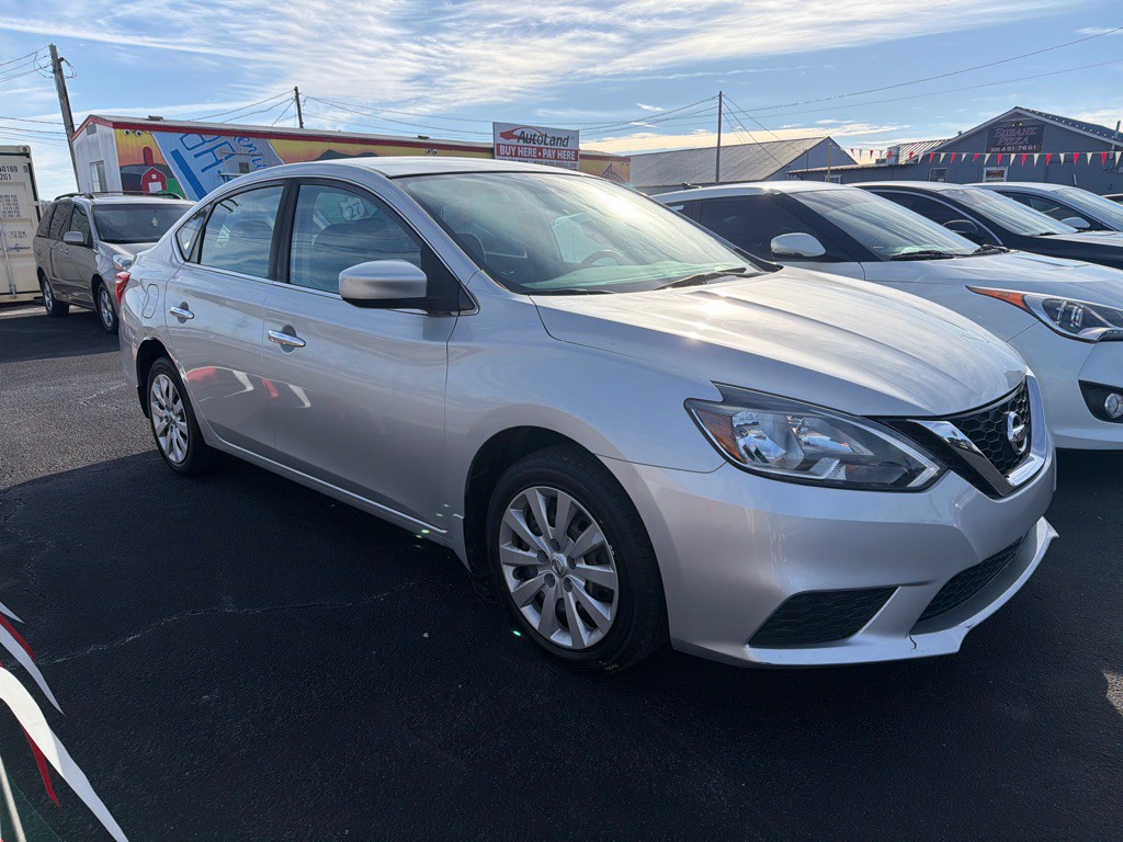 2019 Nissan Sentra Image 2