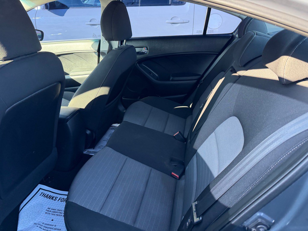 2016 Kia Forte Image 11