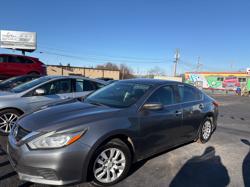 2016 Nissan Altima Image 1