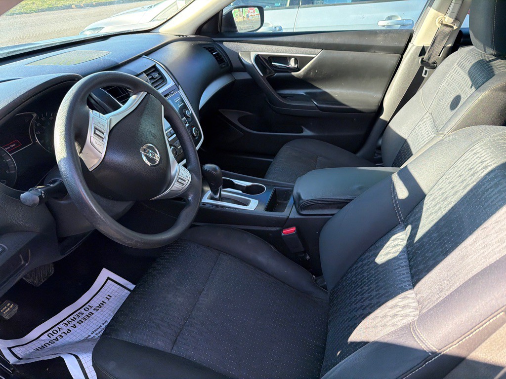 2016 Nissan Altima Image 8