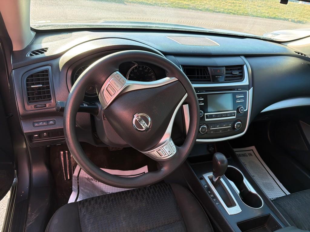 2016 Nissan Altima Image 10