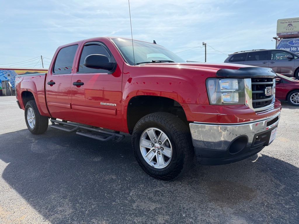 2011 GMC Sierra Image 2